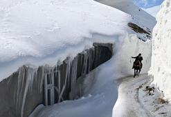Hayat adeta durdu! Kar kalınlığı 2 insan boyunu aştı: ‘Bu kış 6,5 metreyi aşan karla mücadele ettik’