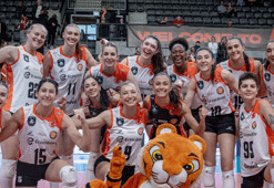 Eczacıbaşı, kupada set vermeden turu geçti