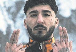 Yeni şarkısıyla trendlerde!