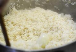 Pilava lezzet katan şeker detayı! Pirinç bembeyaz ve tane tane oluyor