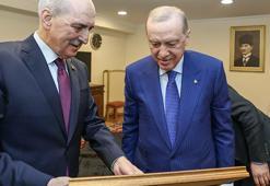 TBMM Başkanı Kurtulmuş, Erdoğan'a, Sırrı Süreyya Önder'le çekilen fotoğrafını takdim etti