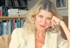 Duygu Asena Ödülü Zeynep Oral’ın