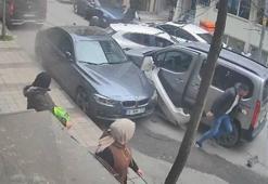 Sultangazi’de trafik kavgası kamerada! Tartışma kazaya dönüştü, 5 kişi araçtan inip kaçtı