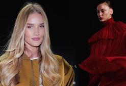Paris Moda Haftası'nda stil çakışması! Serenay Sarıkaya ile Rosie Huntington-Whiteley pişti oldu