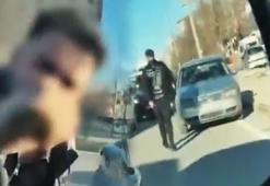 Trafikte öfke patlaması! Aracın camına yumruk attı, cezası ağır oldu
