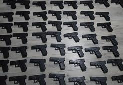 İstanbul'da gözaltına alınan kişinin evinden 50 tabanca çıktı