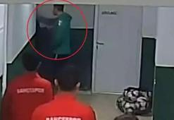 Amatör maç öncesi ortalık savaş alanına döndü! Tokalaşmak için uzanan ele yumruk