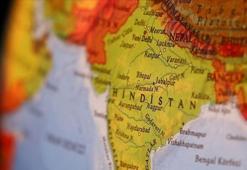 Hindistan'da kalkıştan sonra radardan kaybolan savaş uçağının düştüğü açıklandı