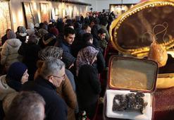 99 kutsal emanet bir arada! Kâbe örtüsünden Saç-ı Şerif'e... Akın ettiler