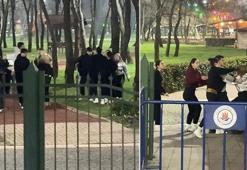 Kağıthane'de lise öğrencilerinin tekmeli yumruklu kavgası kamerada!