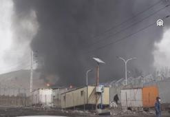 ABD ve İsrail'in dün hedef aldığı Tahran’daki Şehran petrol deposundaki yangın sürüyor