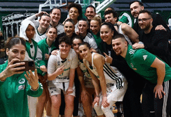 Yunanistan'da kadın basketbol derbisinde karmaşa! Oyunculara saldırı