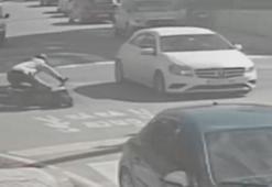 Sürücünün çabası fayda etmedi! Motosikleti devirdi ama...