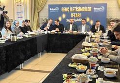 İstanbul’da iletişim fakültesi öğrencileri AK Parti’nin düzenlediği iftarda buluştu