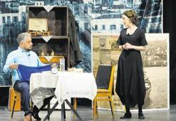 Tiyatroseverler salonu doldurdu