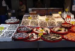 Balık tezgahlarında bayram öncesi çeşit bolluğu