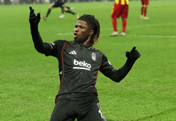 Beşiktaş'ta El Bilal Toure'den sert yanıt: Telefonun arkasına saklanmayın