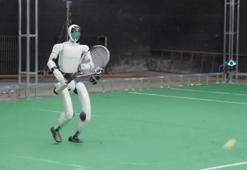 İnsansı robot bu sefer de tenis oynadı: Üstelik %96 isabet oranına ulaştı
