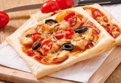 Milföyden yapılan ev yapımı pizza tarifi! Deneyen parmaklarını yiyor, 10 dakikada hazır