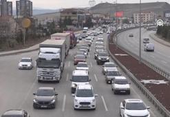 "Kilit Kavşak" Kırıkkale'de bayram trafiği yoğunluğu başladı