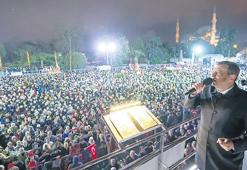 ‘Hep birlikte yine birlikteyiz, yine meydandayız’