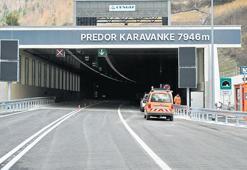 ‘Stratejik’ tünelde Türkler alkışlandı