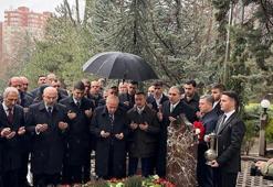 MHP lideri Bahçeli'den Türkeş'in mezarına bayram ziyareti
