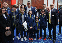 Sadettin Saran: İnşallah çok daha fazla kupalar alacağız