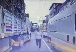 Trafikte dehşet! Baba-oğul TIR'dan indi, bıçak çekti: Tutuklandılar