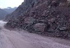 Yüksekova-Hakkari kara yolunda heyelan meydana geldi!