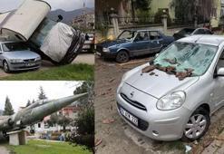 Kuvvetli rüzgar kenti savaş alanına çevirdi! Çatılar uçtu, ağaçlar devrildi