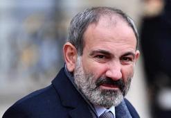 Ermenistan Başbakanı Paşinyan’a kilisede şok saldırı!