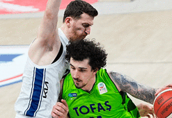 Anadolu Efes evinde TOFAŞ'ı farklı geçti