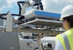 İnşaatta yeni dönem: Robotlar çölde güneş enerjisi panelleri kurdu