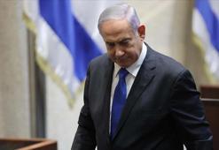 Eski İsrail Başbakanı'ndan Netanyahu'ya sert sözler! 'Ülkeyi içeriden parçalıyor'