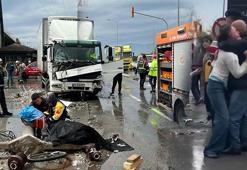 Kırmızı ışık ihlali faciaya dönüştü! Direğin altında kalan yaşlı adam öldü: Kızı sinir krizi geçirdi