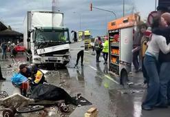 Kırmızı ışık ihlali faciaya dönüştü! Direğin altında kalan yaşlı adam öldü