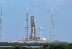 54 yılın ardından bir ilk! NASA Orion uzay aracını Ay'a fırlattı