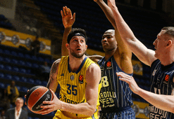 Anadolu Efes, Maccabi Rapyd'e mağlup oldu