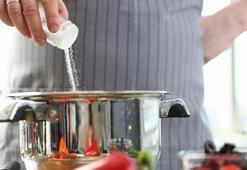 Her gün tüketiyoruz ama riskini bilmiyoruz! Mideyi sessiz sessiz yıpratıyor