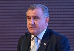 Bakan Bak'tan Fenerbahçe Opet için tebrik mesajı