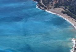 Ölüdeniz’in rengi bir anda turkuaza döndü! Yağış sonrası ortaya çıkan manzara havadan görüntülendi