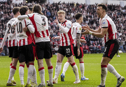 Hollanda'da PSV, 5 hafta kala şampiyonluğunu ilan etti!