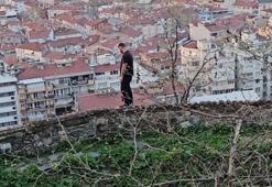 Bursa’da surlara çıkan adam, 'Ezgi gelmezse atlarım' dedi! Jiletlerle intihar tehdidi savurdu