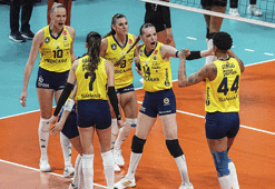 Sultanlar Ligi play-off serisinin ilk maçında VakıfBank, Fenerbahçe'yi set vermeden mağlup etti