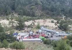 Isparta-Antalya kara yolunda can pazarı! TIR ile minibüs çarpıştı: 7 ölü, 7 yaralı
