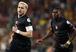 Galatasaray 24 yıl sonra başardı! Şanssızlığını bitirdi