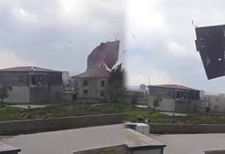 Burası Amerika değil Türkiye! Şiddetli fırtına evin çatısını uçurdu