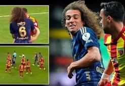 Kayserispor-Fenerbahçe maçında ortalık karıştı! Sarı-lacivertli ekip kırmızı kart bekledi