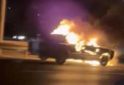 Ümraniye TEM Otoyolu’nda otomobil alev alev yandı